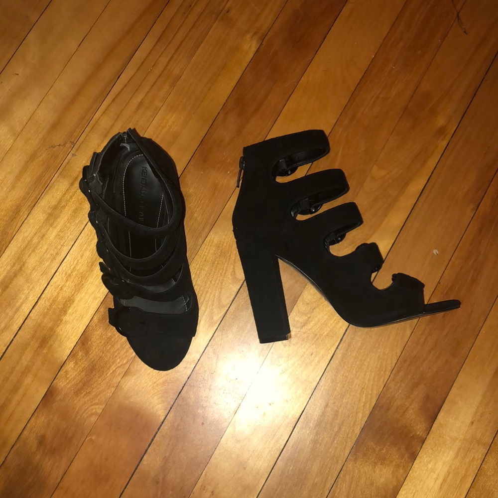 KENDALL & KYLIE Black Suede Evie Pump size 6